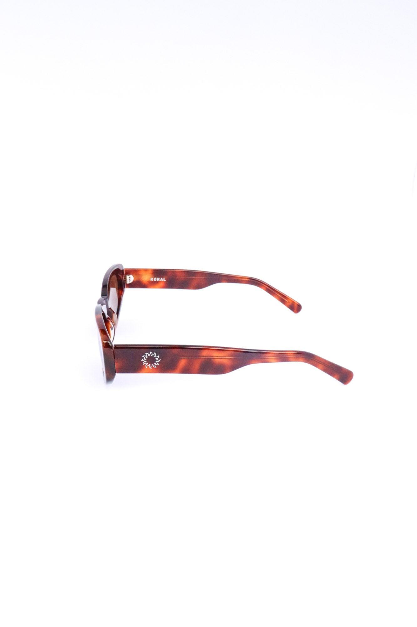 Avoir Eyewear - Koral in Tort - Sunglasses
